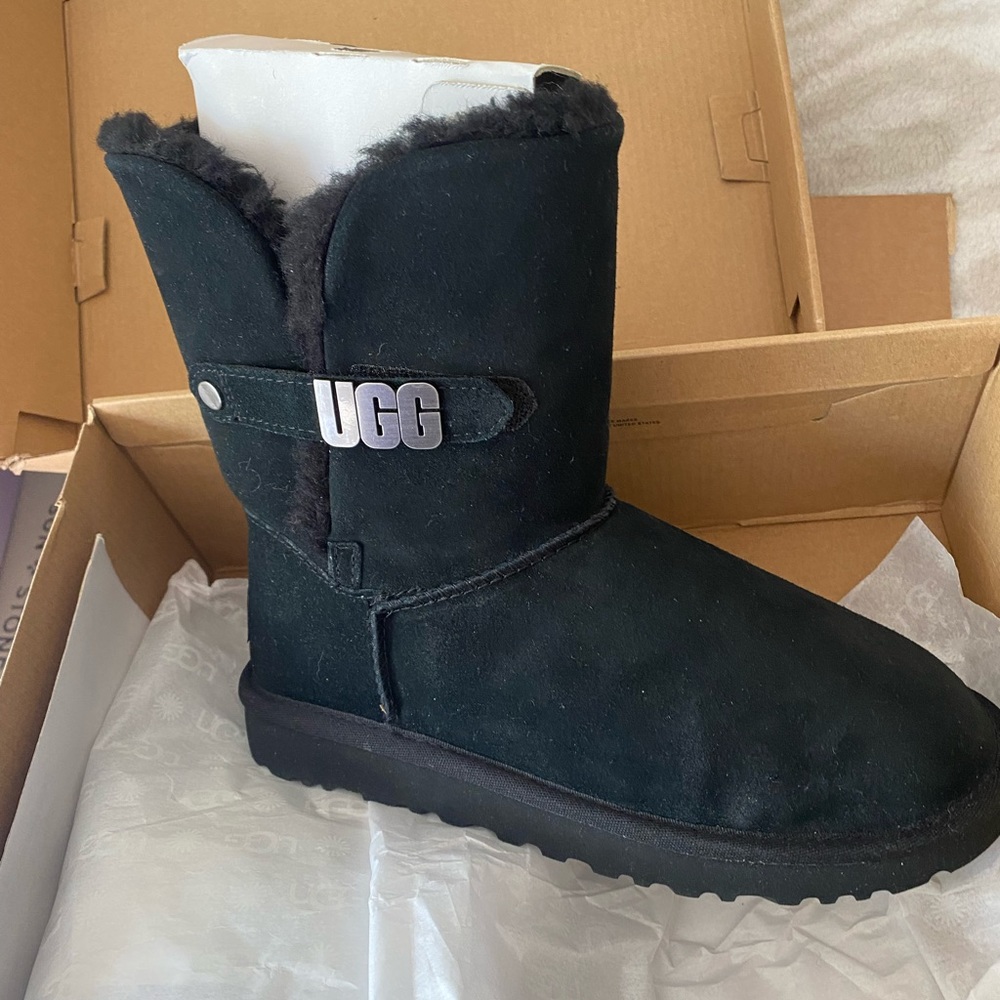 NEW UGG Black womens boots.